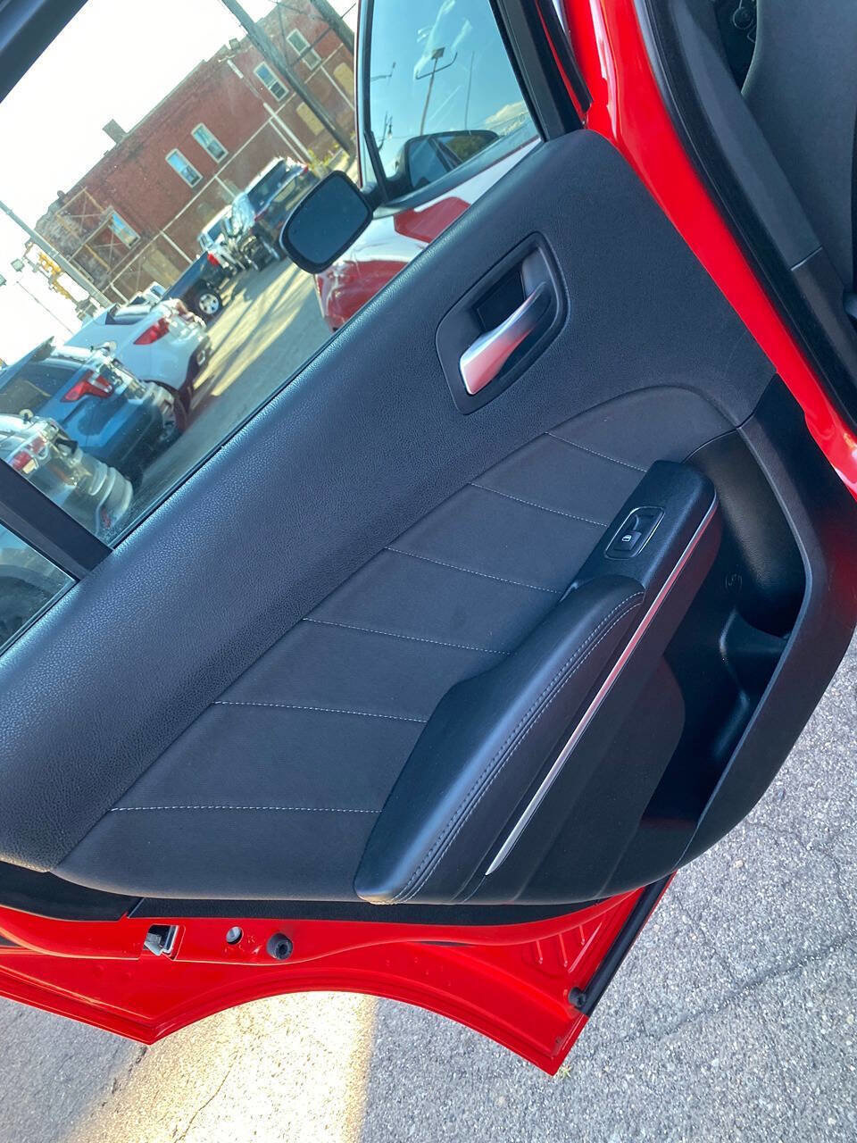 Used 2018 Dodge Charger R/T image 40