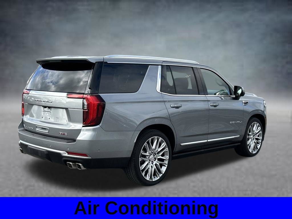 Used 2026 GMC Yukon Denali w/ Sun & Power Step Package AWD/4WD image 4