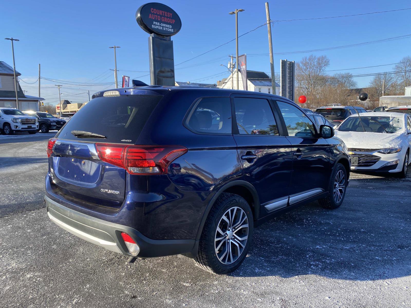 Used 2018 Mitsubishi Outlander ES image 6