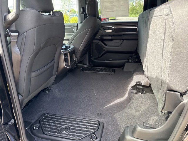 New 2026 RAM 1500 4x4 Crew Cab image 16