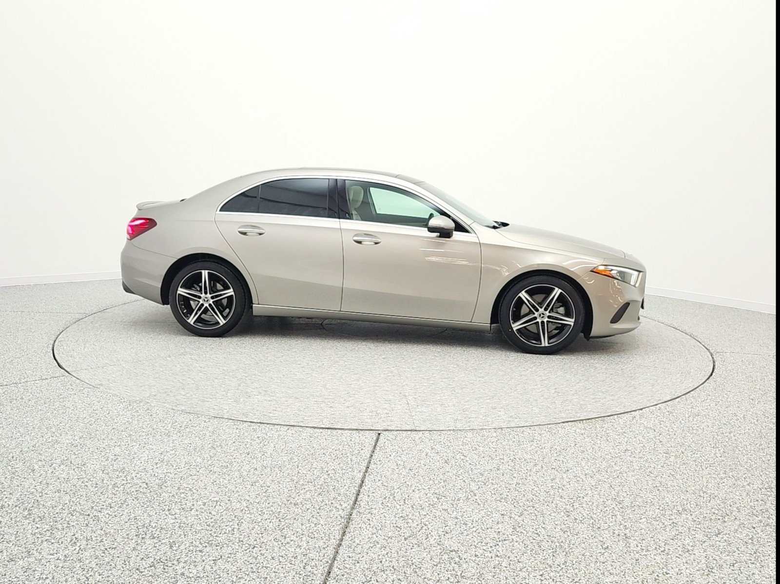 Used 2020 Mercedes-Benz A 220 image 4