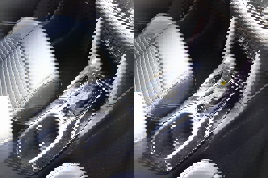 Used 2023 Toyota Corolla Cross AWD Hybrid image 10