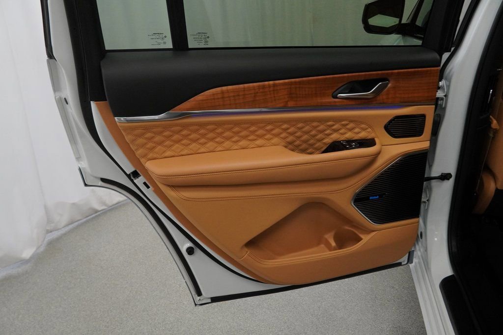 Certified 2024 Jeep Grand Cherokee L Summit image 47