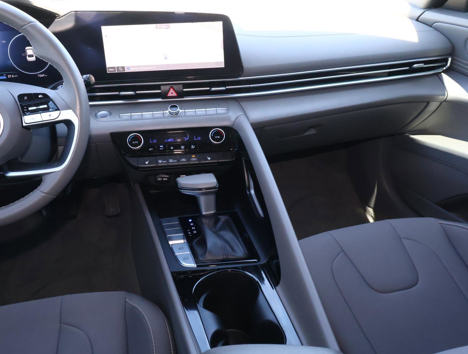 Certified 2024 Hyundai Elantra SEL w/ Convenience Package image 11