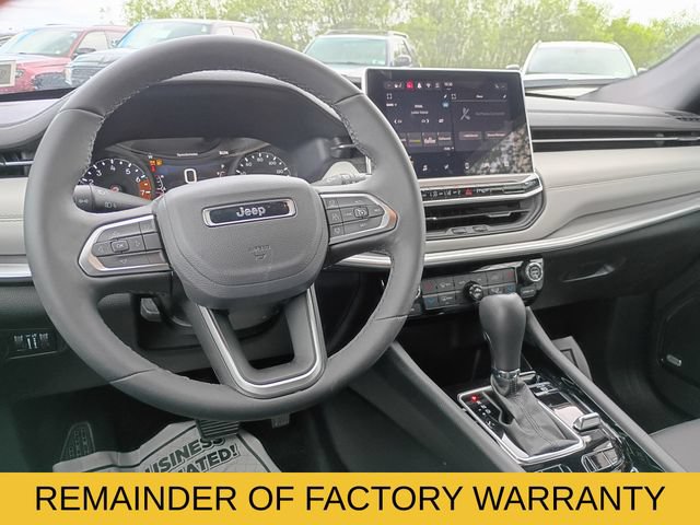 Used 2024 Jeep Compass Limited w/ Sun and Sound Group AWD/4WD image 10