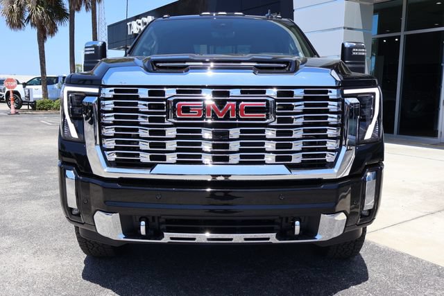 New 2026 GMC Sierra 3500 Denali w/ Denali Reserve Package AWD/4WD image 3