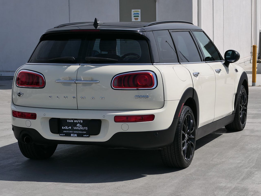 Used 2018 MINI Cooper Clubman FWD image 3