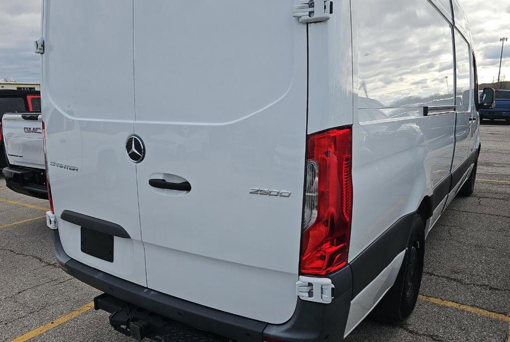 Used 2023 Mercedes-Benz Sprinter 2500 image 9