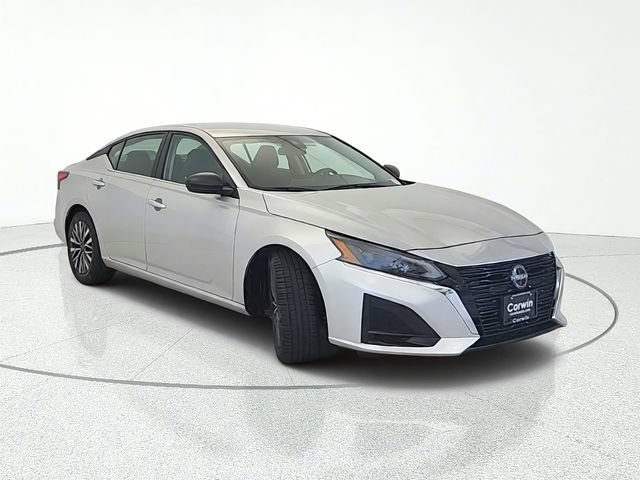 Used 2024 Nissan Altima 2.5 SV FWD image 8