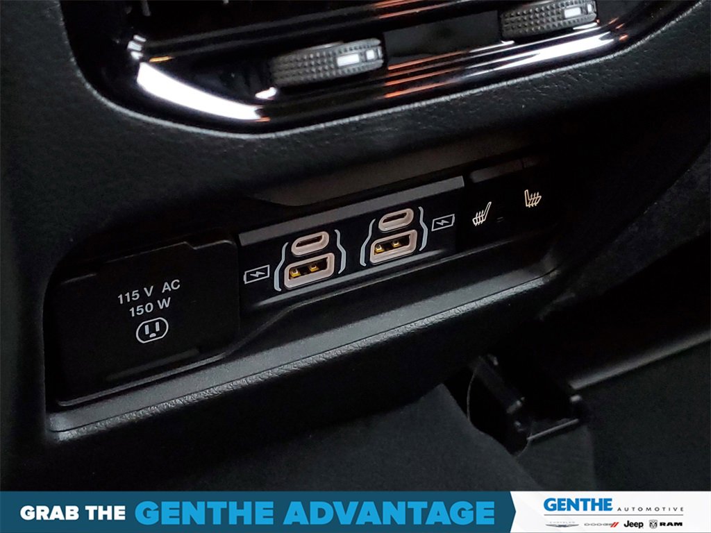 Certified 2024 Jeep Grand Cherokee Limited image 29