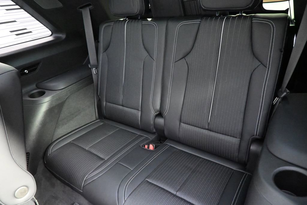 New 2026 Cadillac Vistiq Sport w/ LPO, Floor Liner Package AWD/4WD image 22