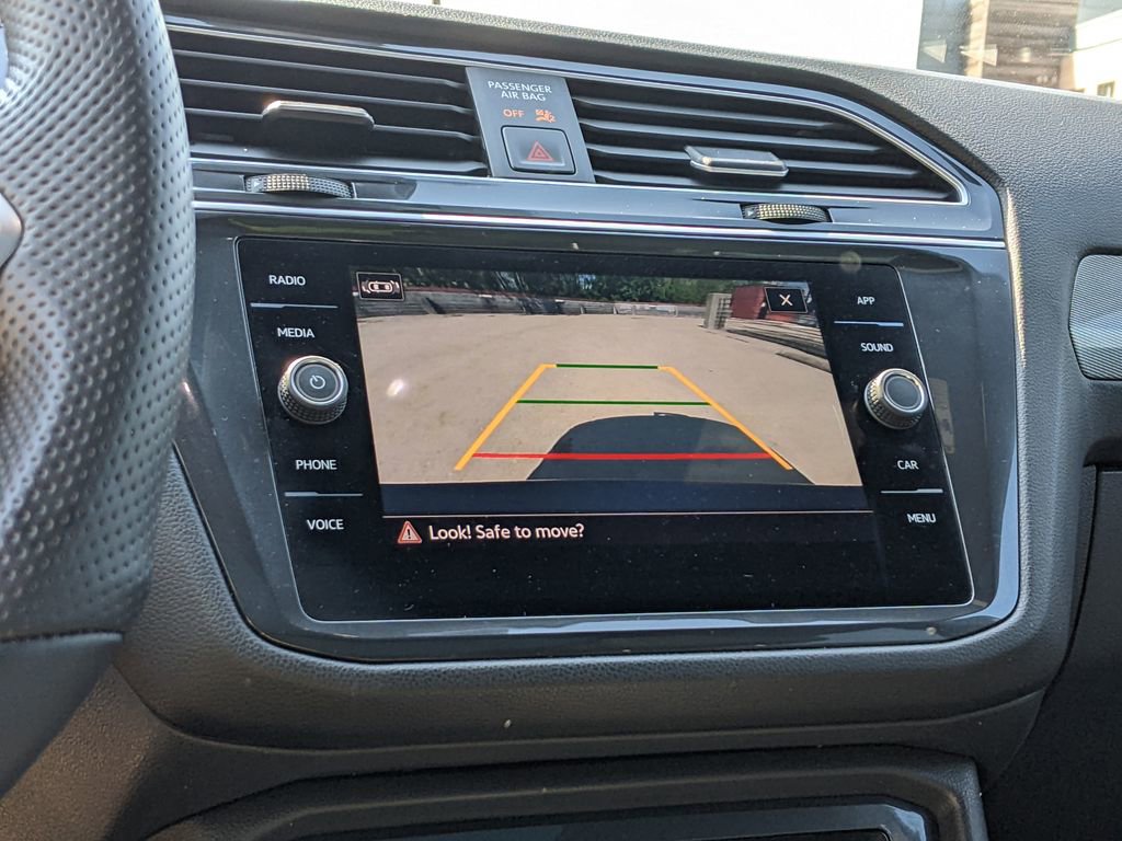 Certified 2023 Volkswagen Tiguan SE R-Line FWD image 17