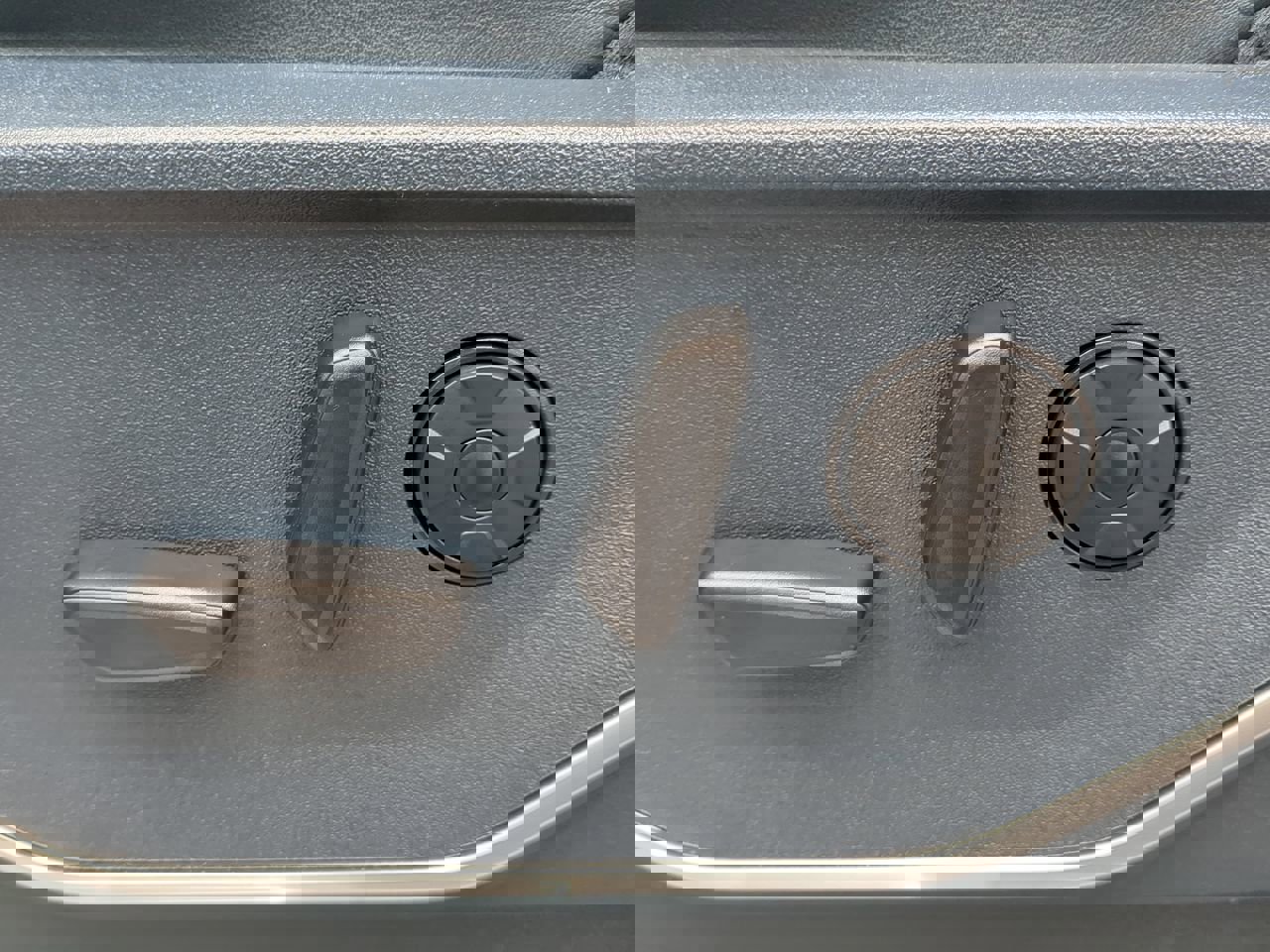 Used 2024 Ford F250 Limited w/ FX4 Off-Road Package image 29