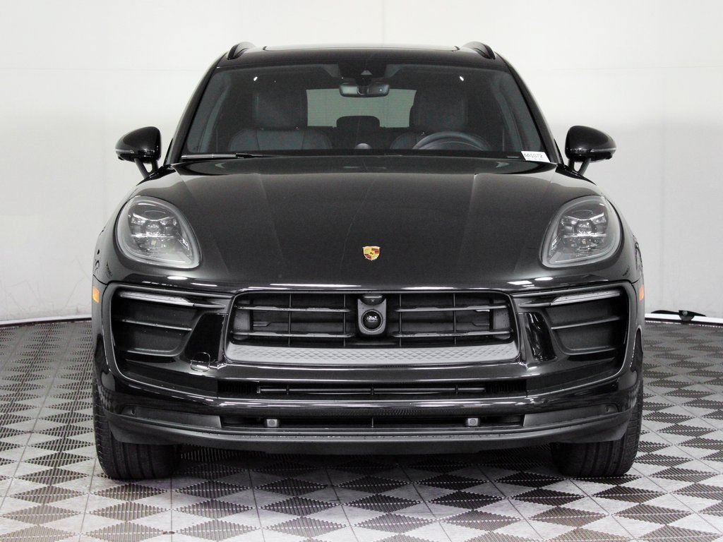 Certified 2026 Porsche Macan AWD/4WD image 10