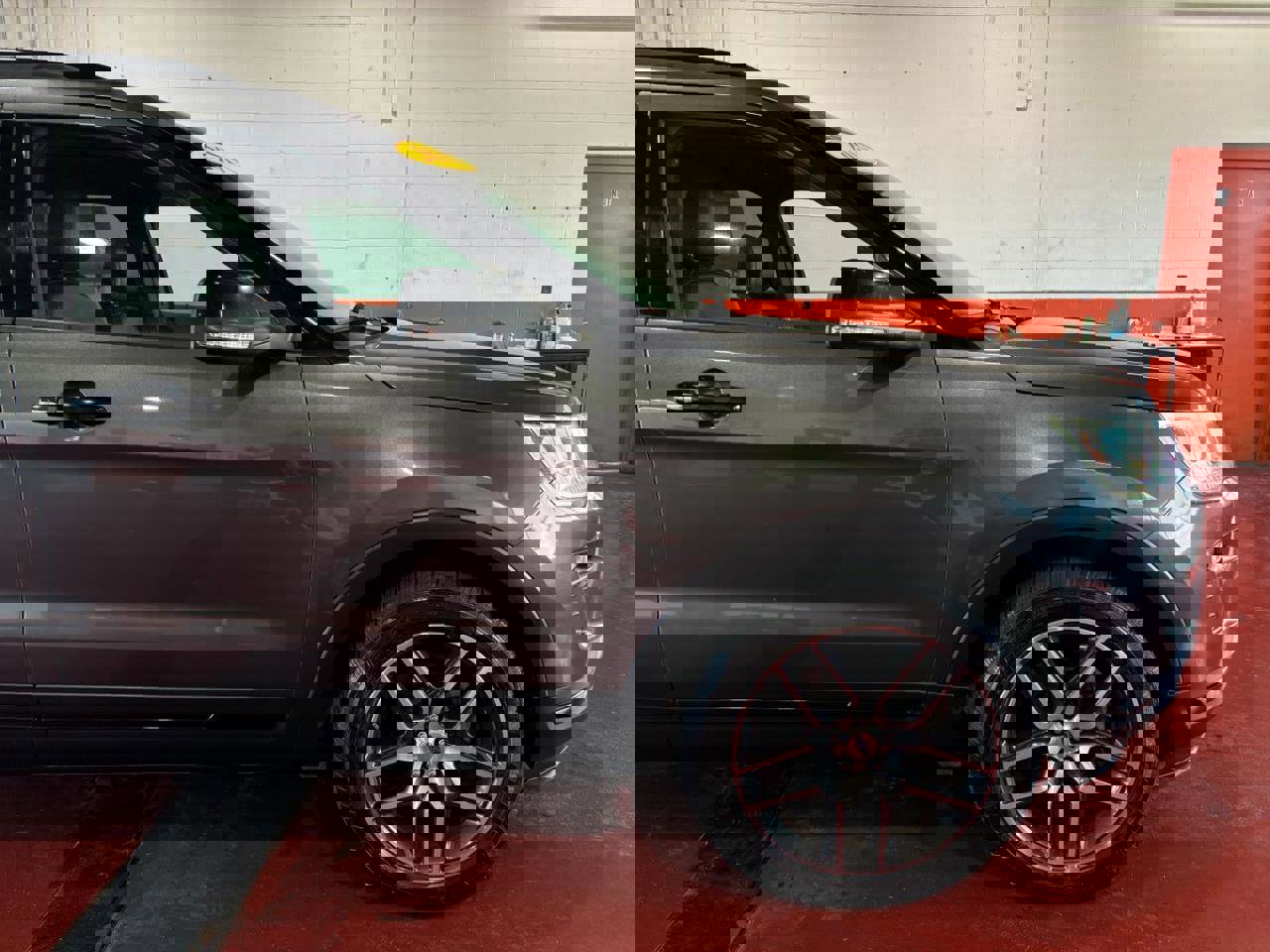 Used 2019 Ford Explorer Sport image 5