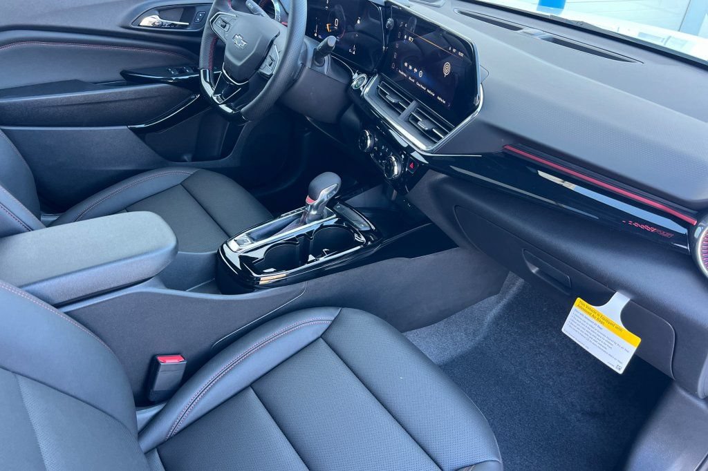 New 2026 Chevrolet Trax RS w/ Sunroof Package FWD image 13