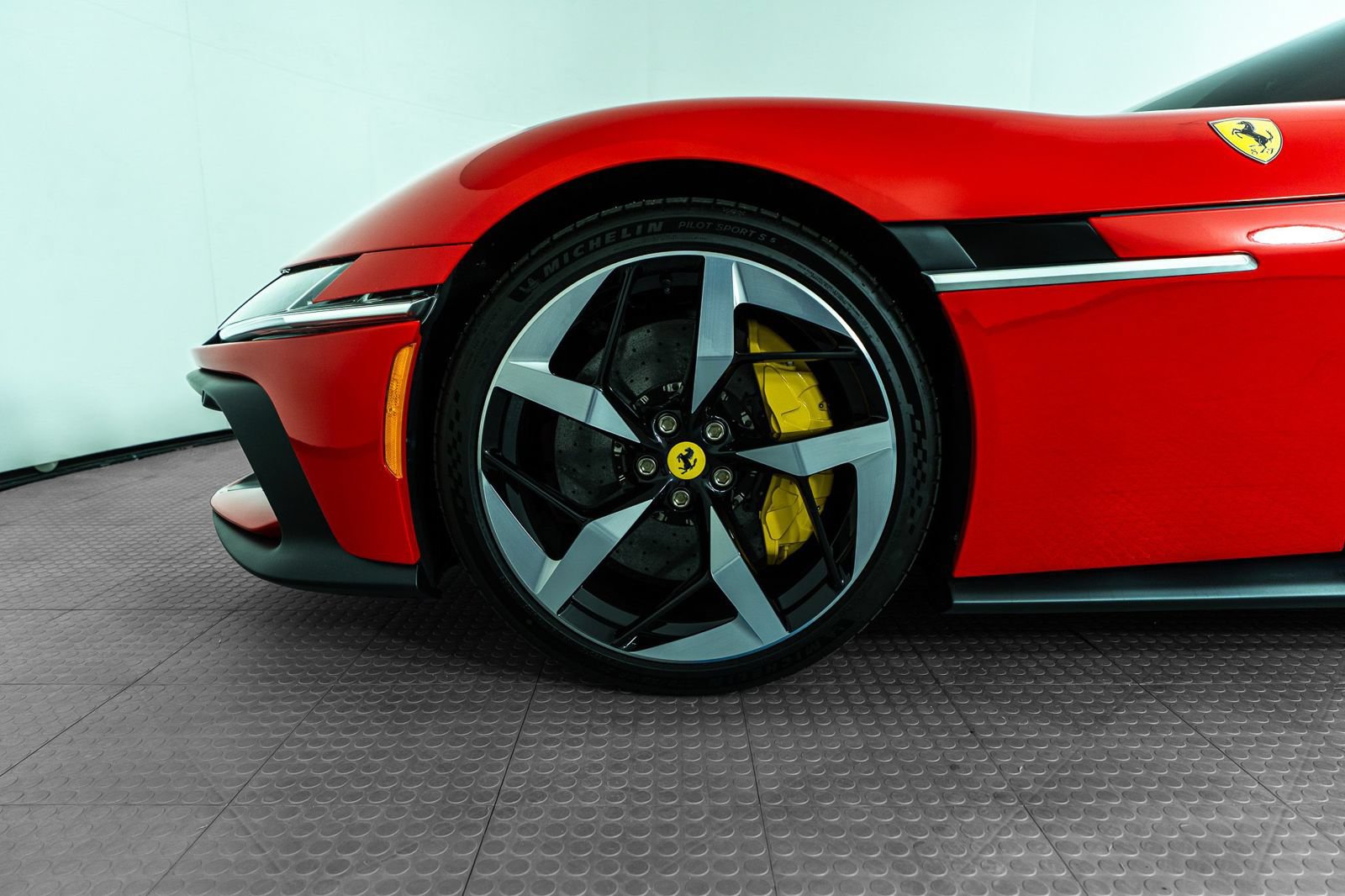 Certified 2025 Ferrari 12Cilindri RWD image 17