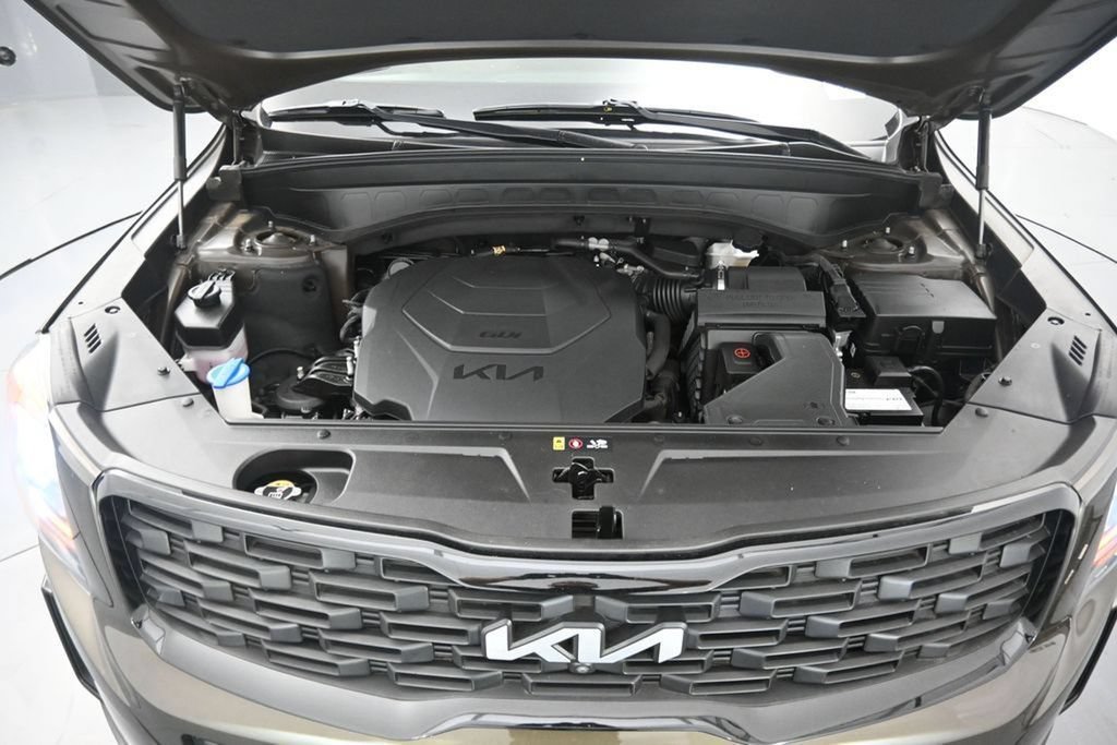 Used 2022 Kia Telluride SX w/ SX Prestige Package AWD/4WD image 9