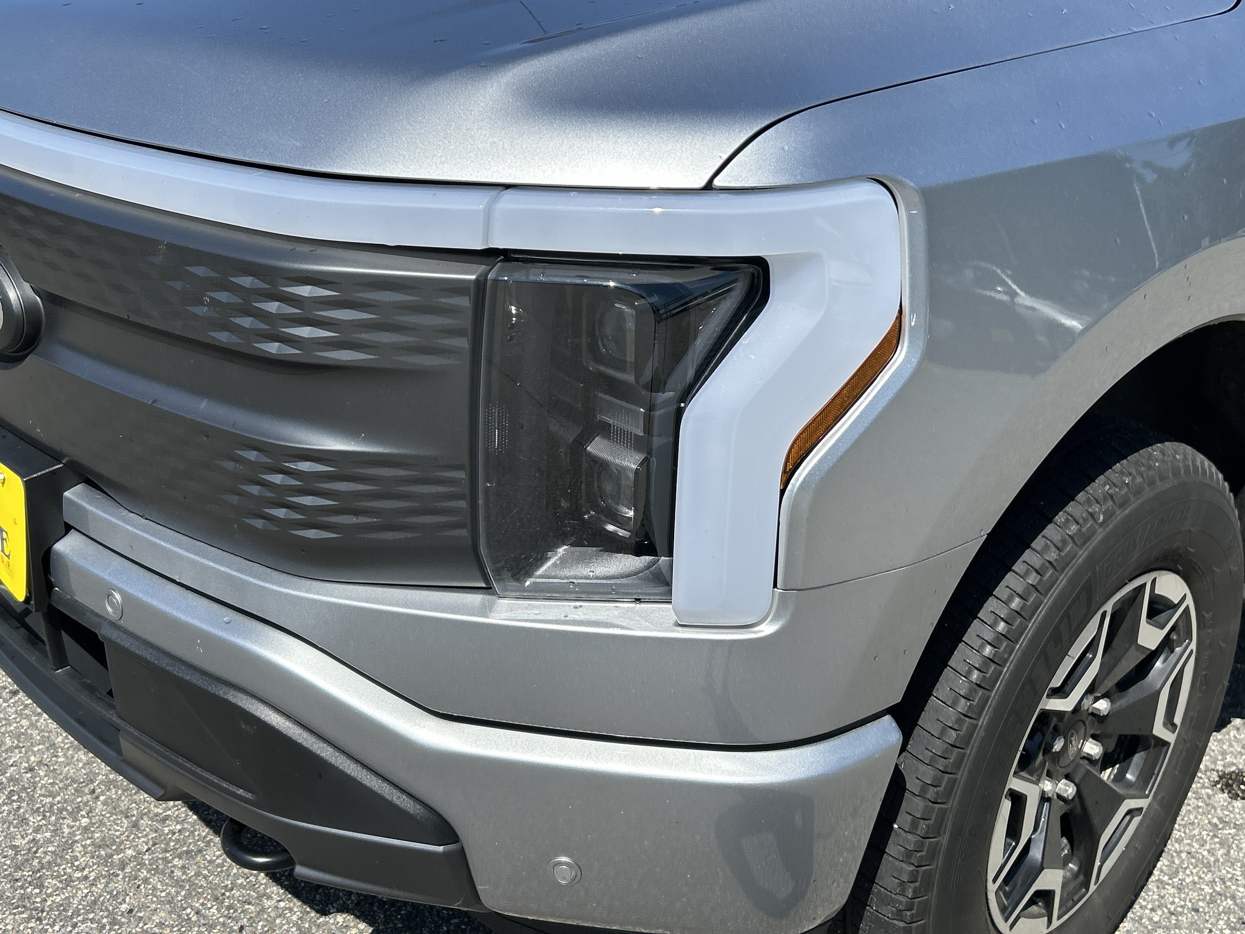 Used 2023 Ford F150 Lightning XLT AWD/4WD image 9
