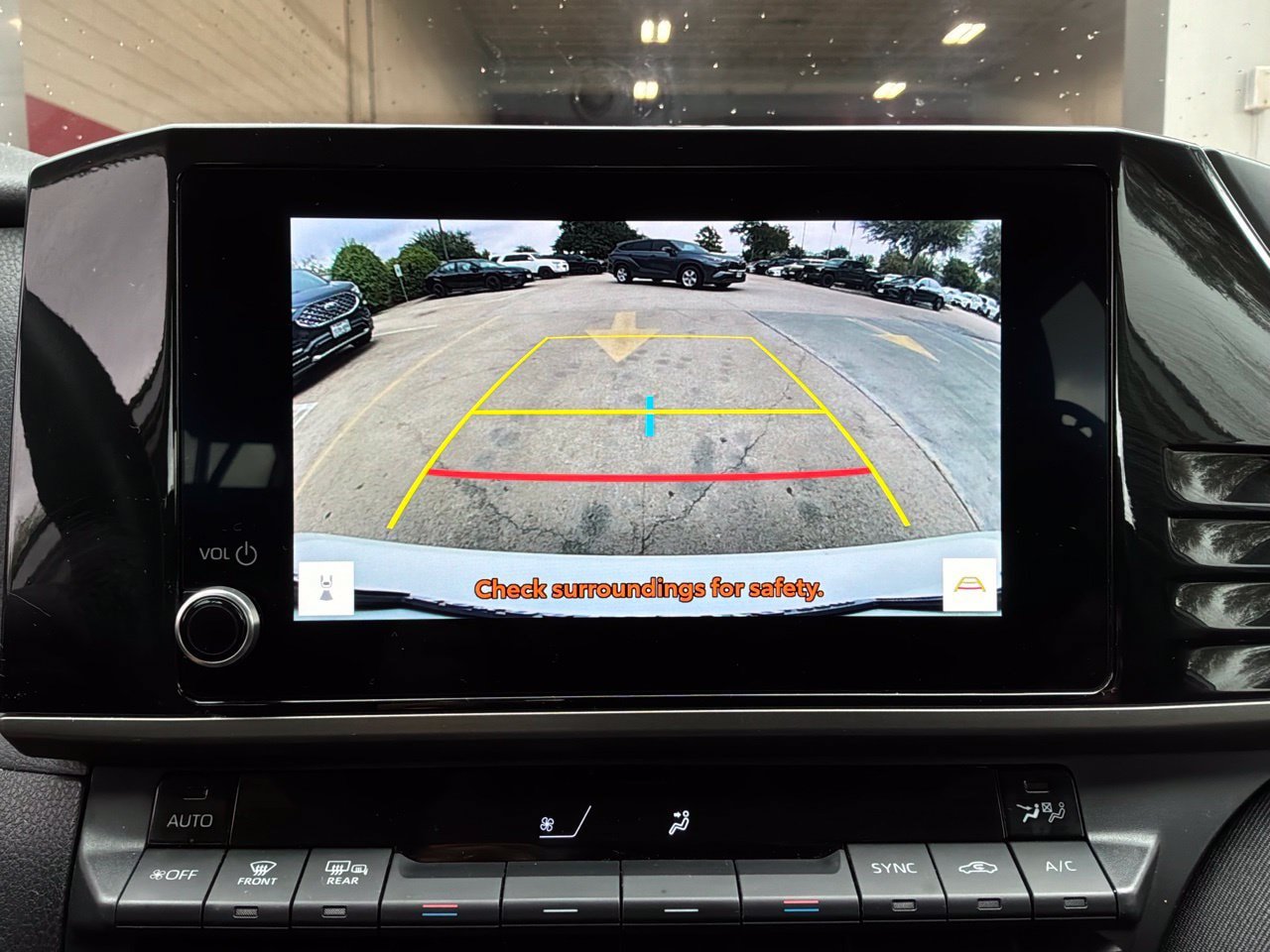Used 2026 Toyota Camry LE FWD image 32