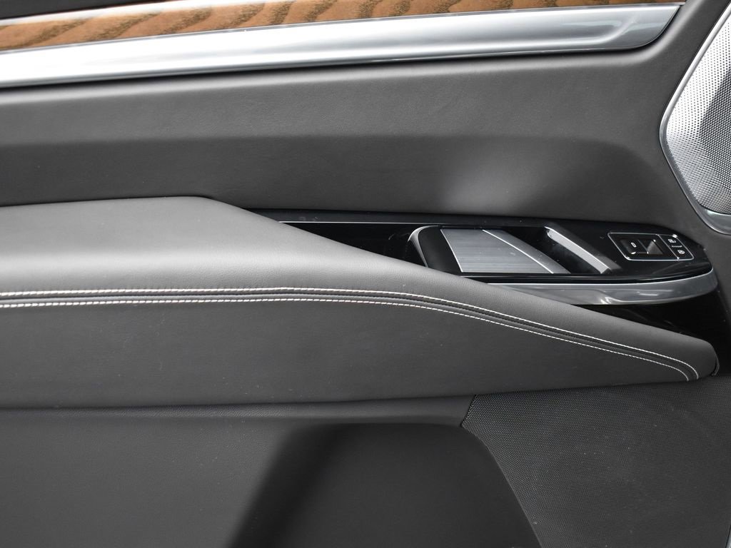 Certified 2025 Cadillac Escalade Sport Platinum w/ LPO, Floor Liner Package image 31