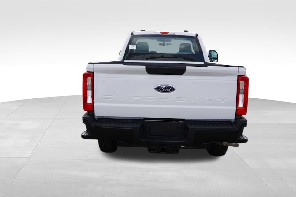 New 2026 Ford F250 XL w/ F-250 >10K GVWR Package AWD/4WD image 4