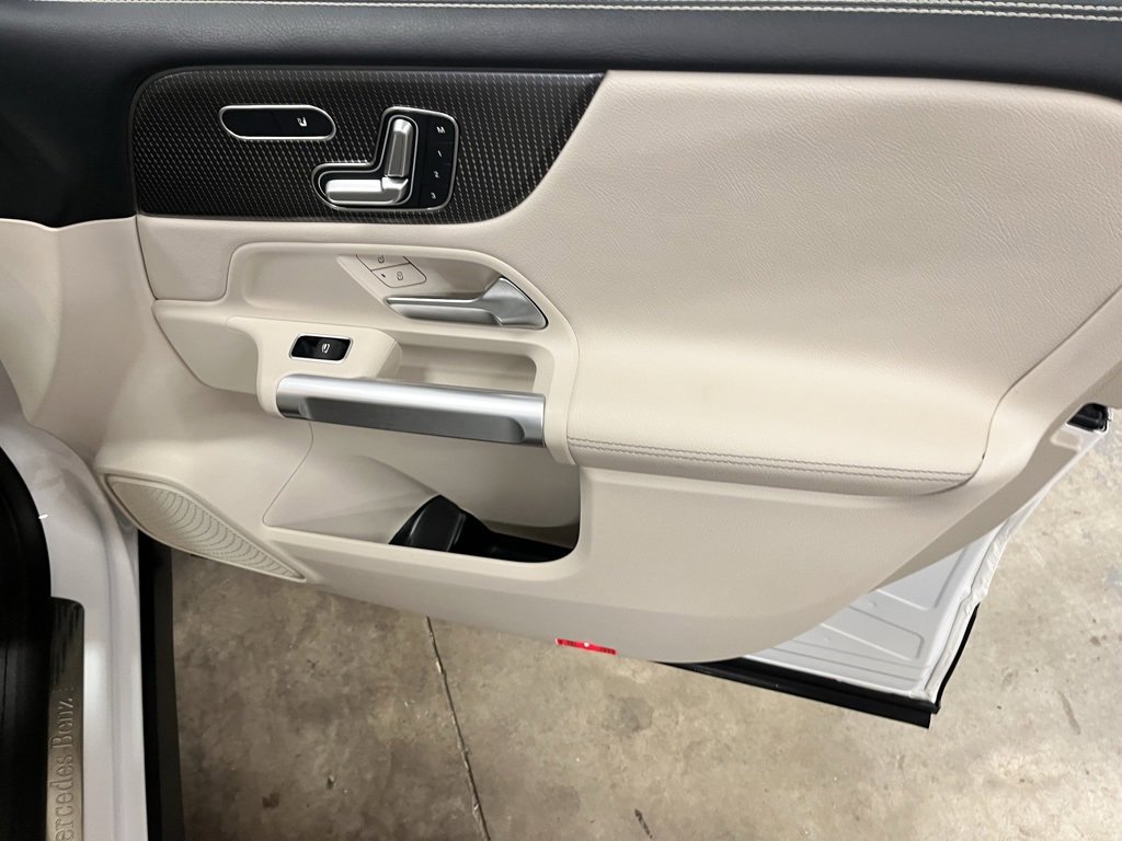 Certified 2022 Mercedes-Benz GLB 250 image 23
