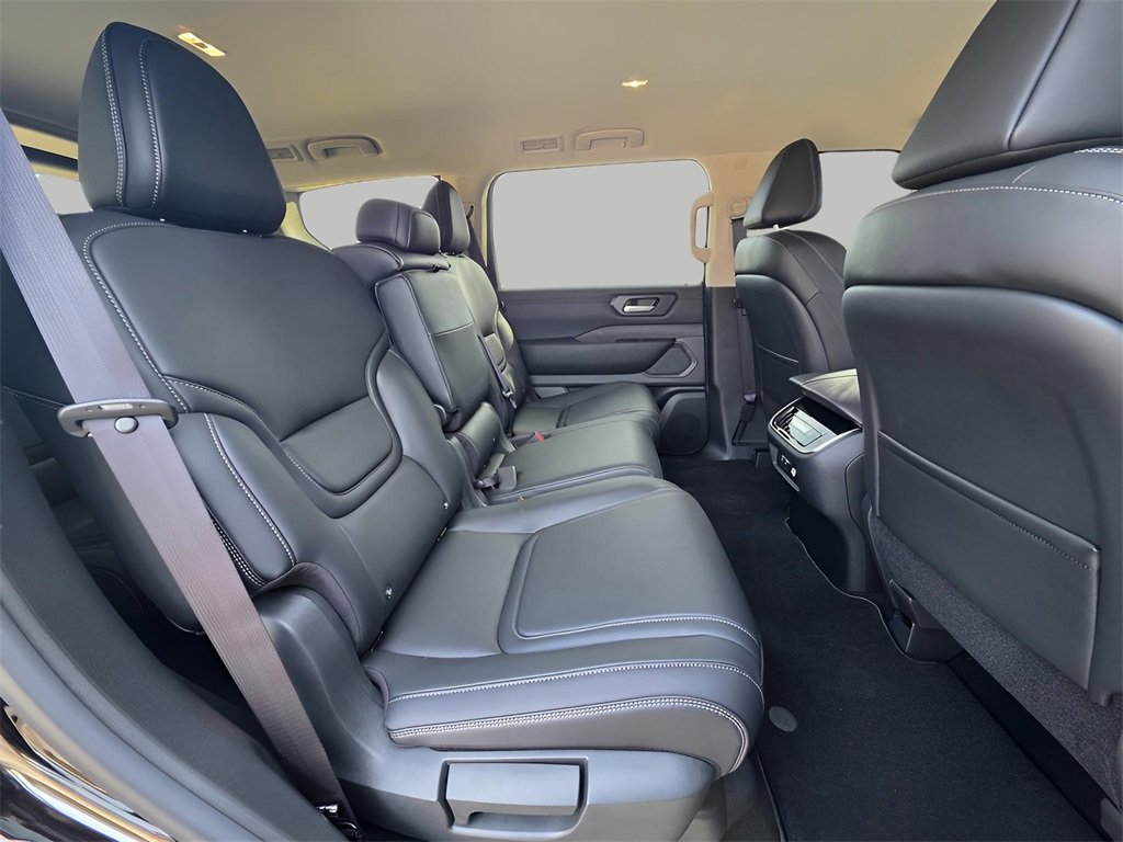 New 2026 Nissan Armada SV image 11