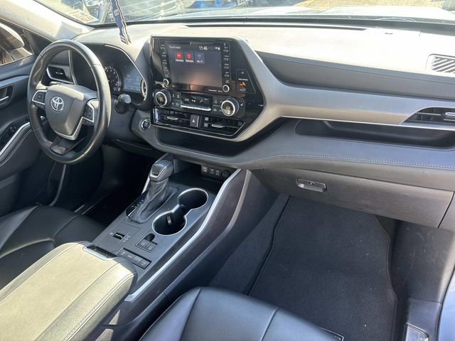 Used 2022 Toyota Highlander XLE image 17