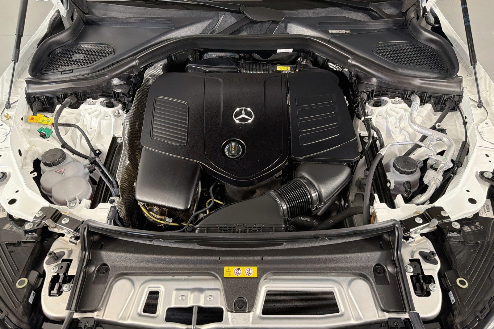 Certified 2025 Mercedes-Benz GLC 350e 4MATIC w/ Driver Assistance Package image 12