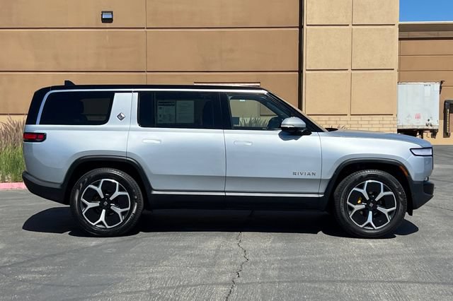 Used 2024 Rivian R1S Adventure AWD/4WD image 3