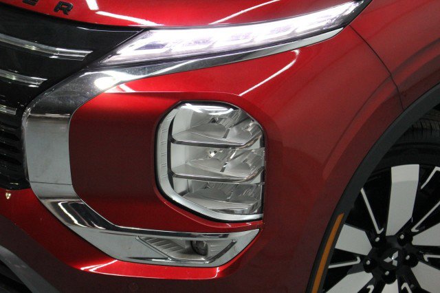 New 2026 Mitsubishi Outlander SE image 2