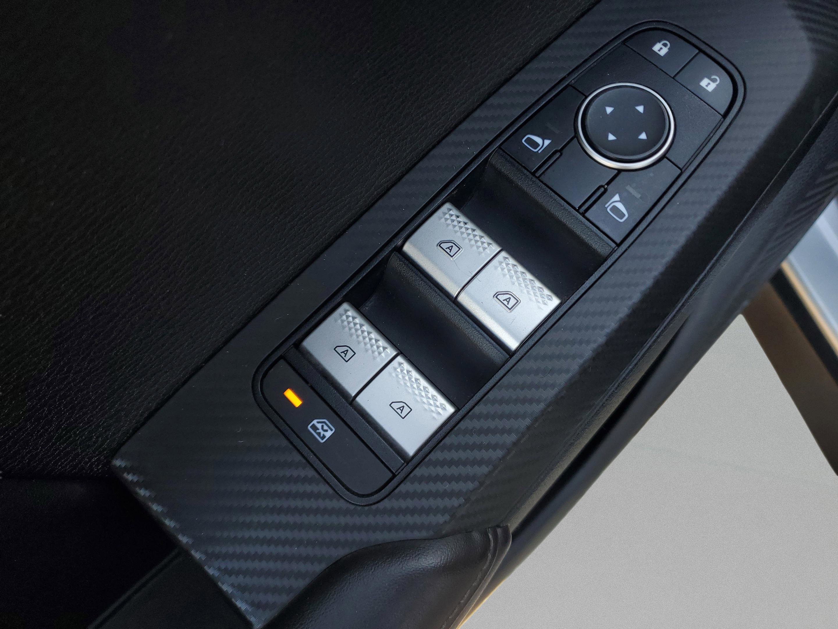 Used 2022 Mitsubishi Outlander SE image 18