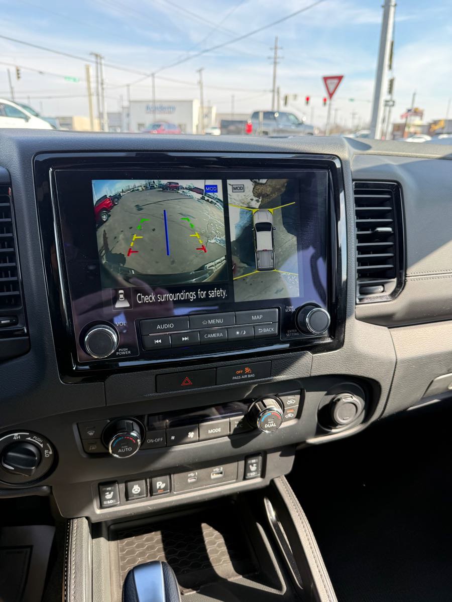 Used 2022 Nissan Frontier PRO-4X image 19