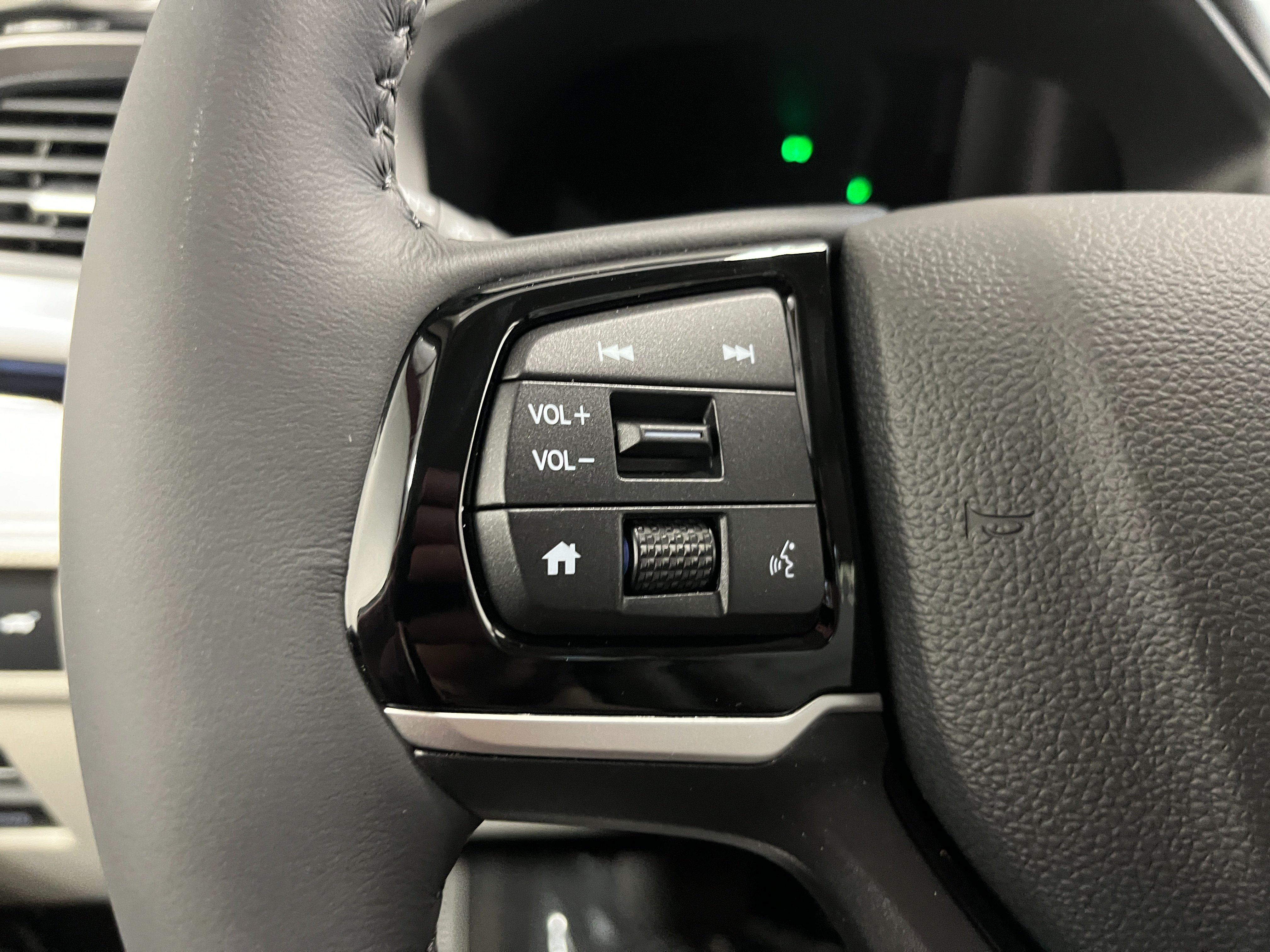 New 2026 Honda Odyssey Touring image 18