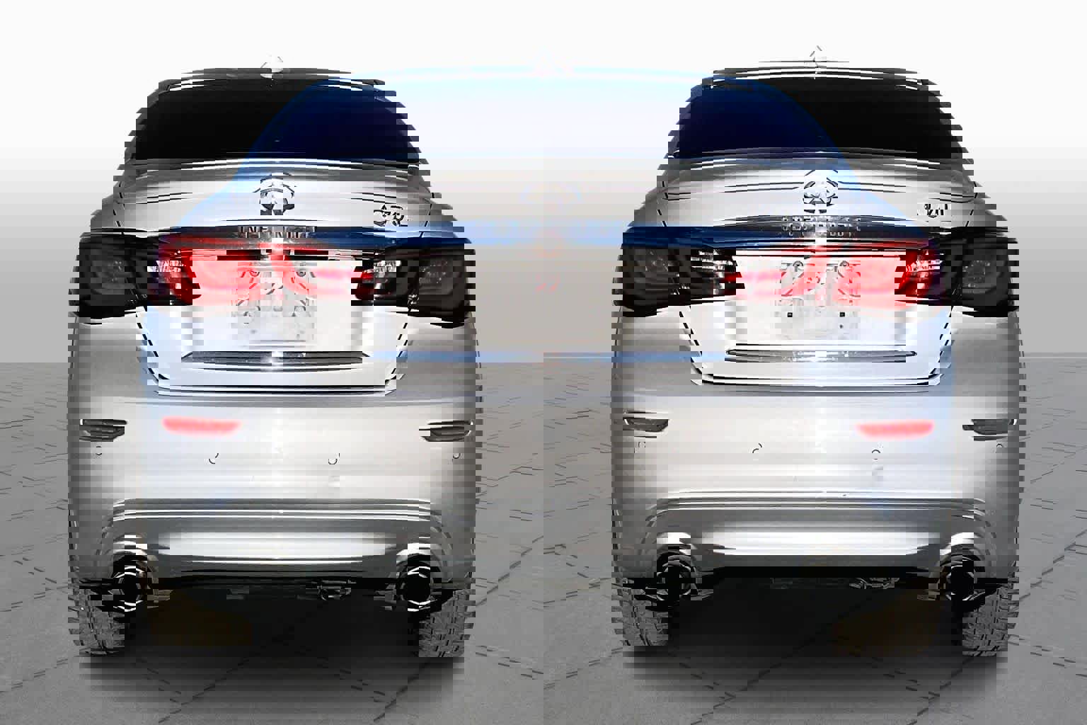 Used 2019 INFINITI Q70 L 3.7 w/ Sensory Package image 4