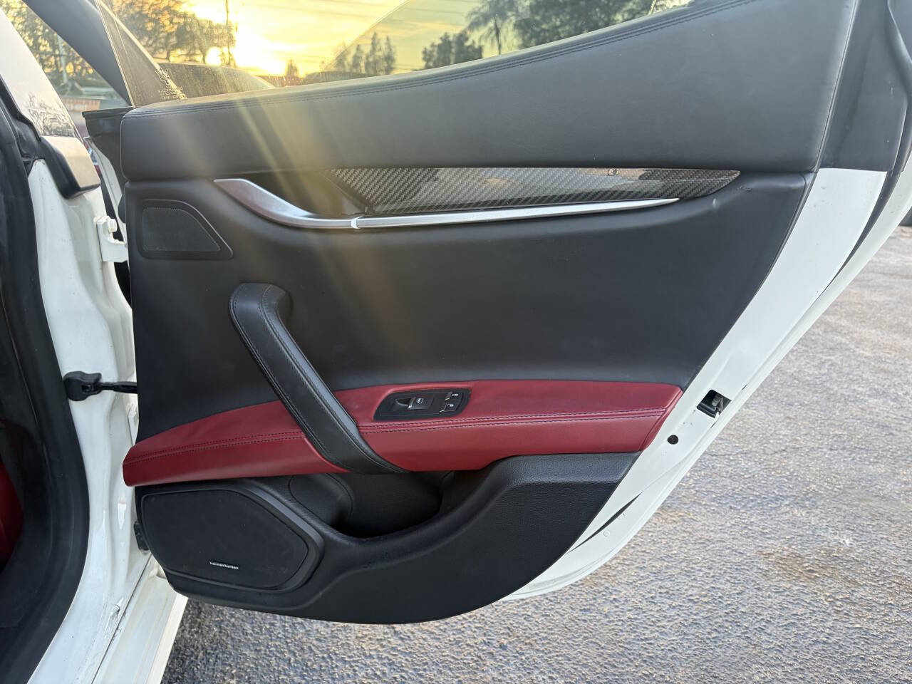 Used 2018 Maserati Ghibli GranSport image 18