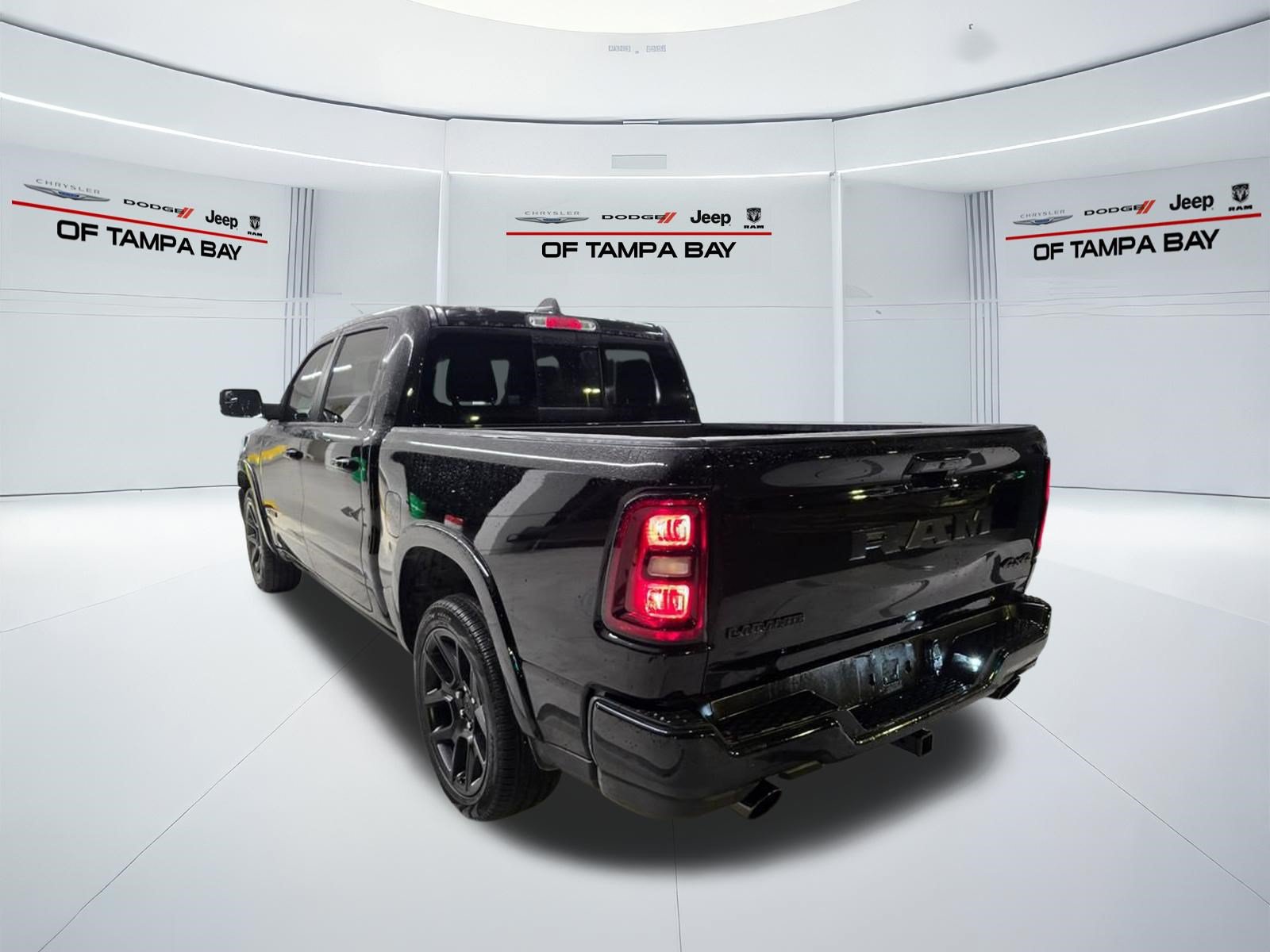 Used 2025 RAM 1500 Laramie w/ Night Edition AWD/4WD image 4