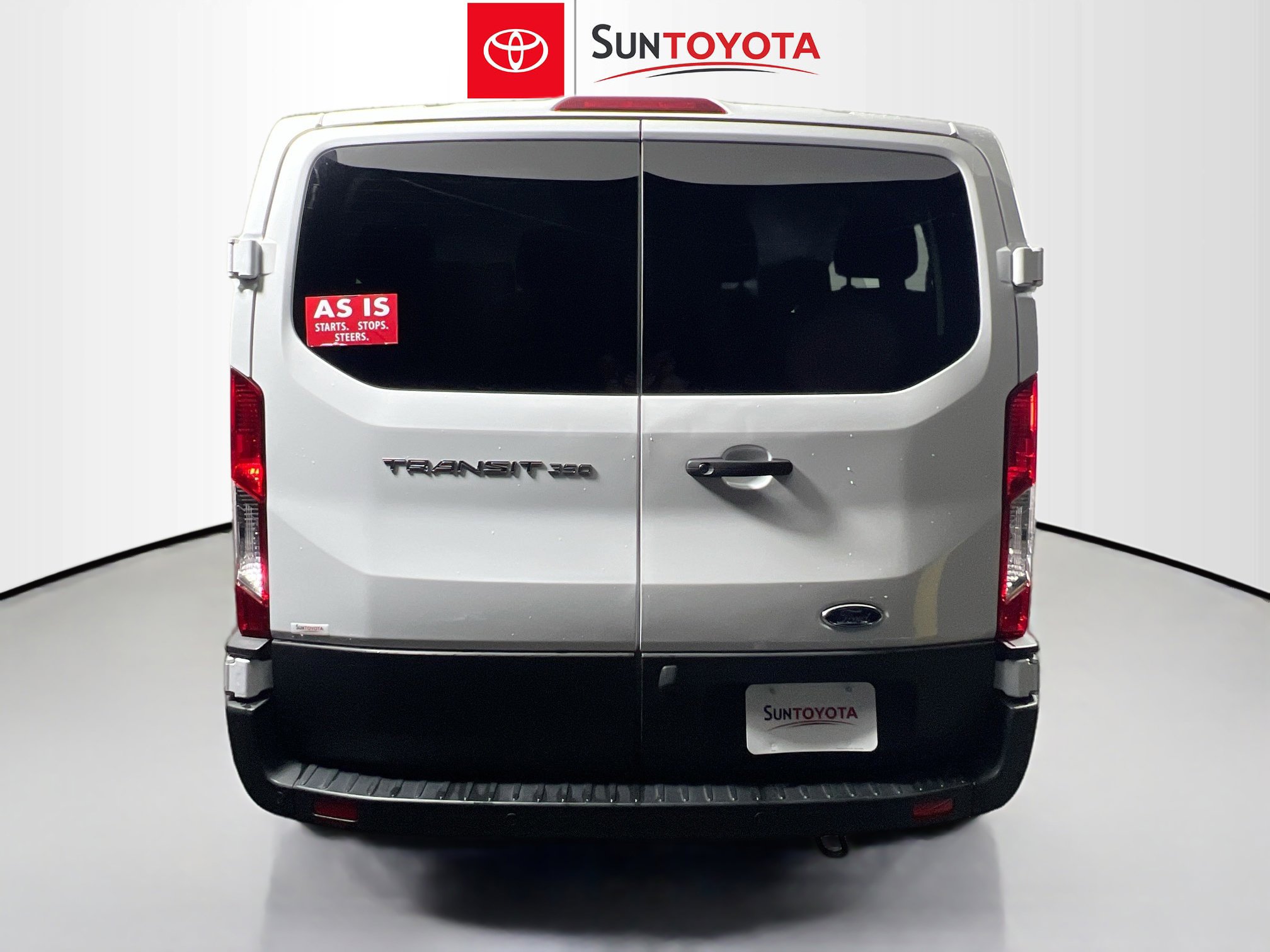 Used 2023 Ford Transit 350 XLT image 5