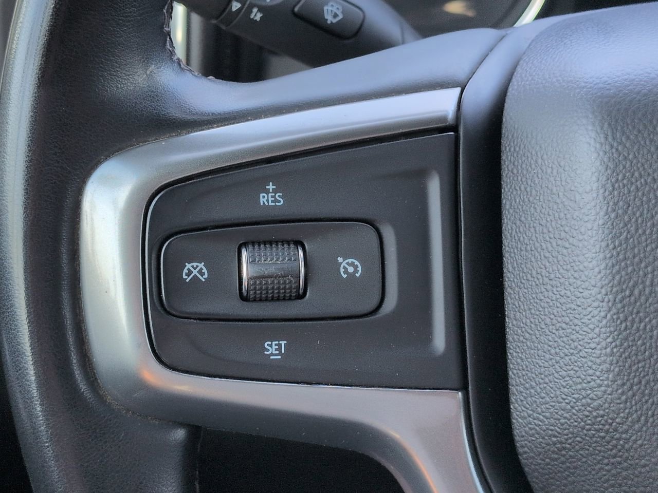 Used 2023 Chevrolet Silverado 2500 LT AWD/4WD image 23