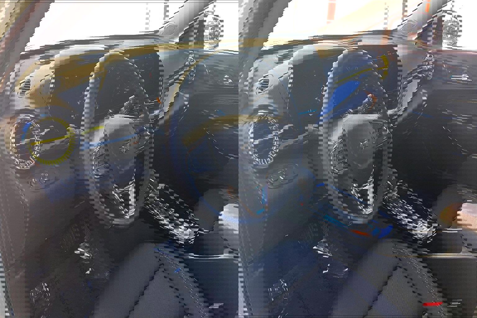 Used 2025 Chevrolet Trax ACTIV image 18