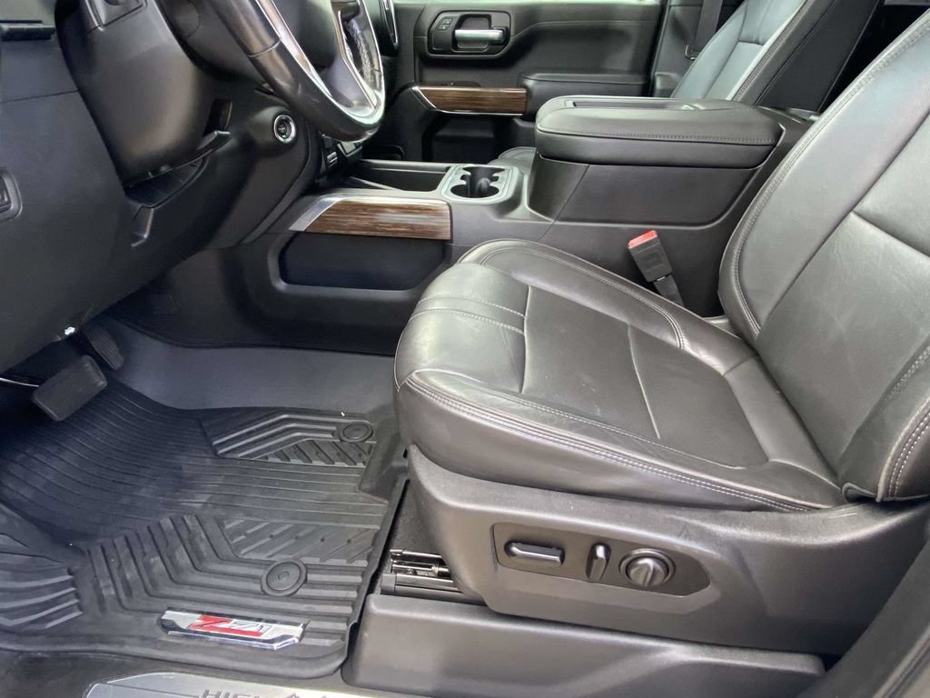 Used 2020 Chevrolet Silverado 2500 High Country w/ Technology Package AWD/4WD image 17