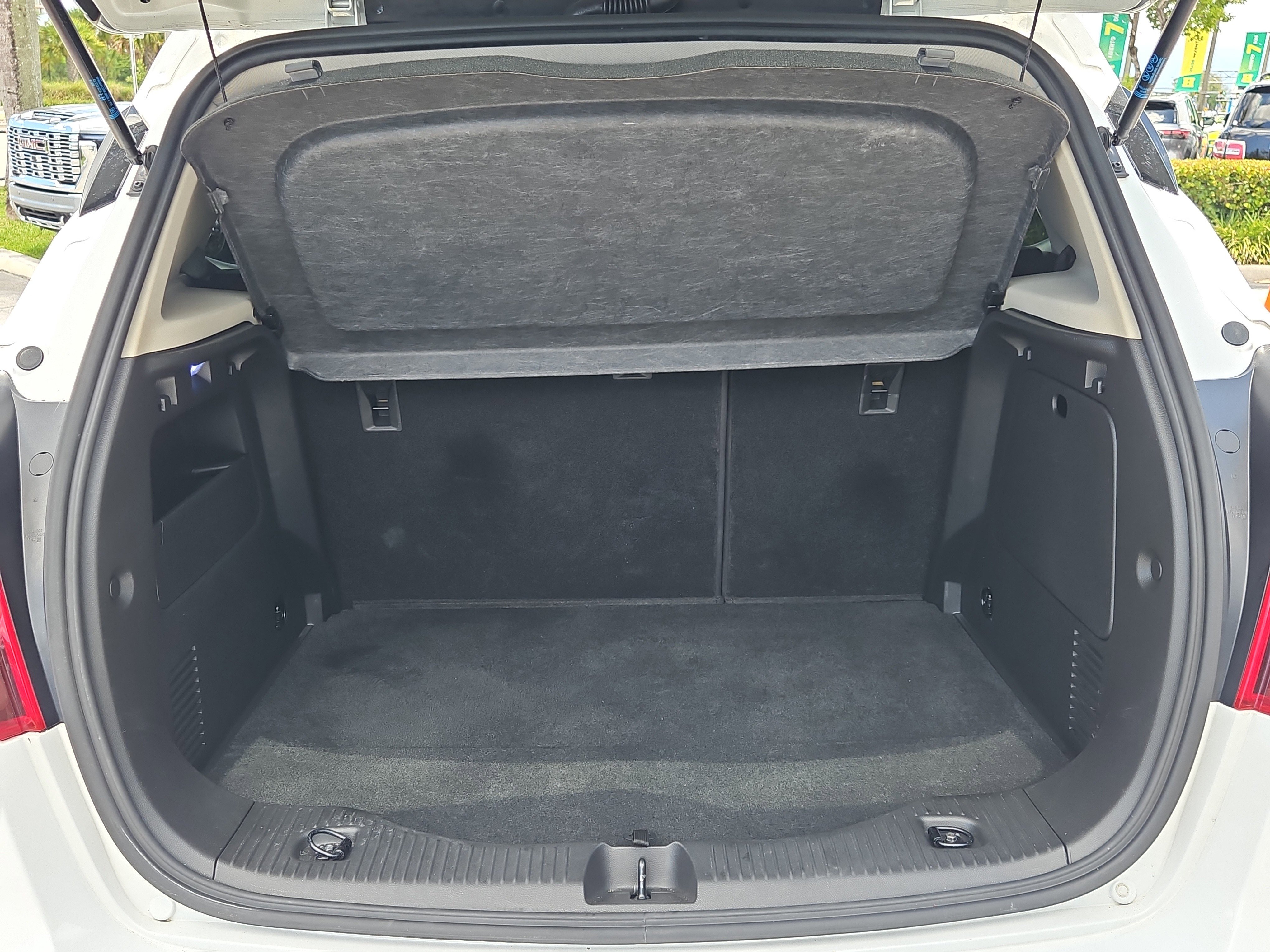 Used 2021 Buick Encore Preferred w/ Safety Package image 16