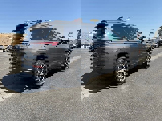 New 2025 Jeep Grand Cherokee L Limited w/ Trailer Tow Package image 6