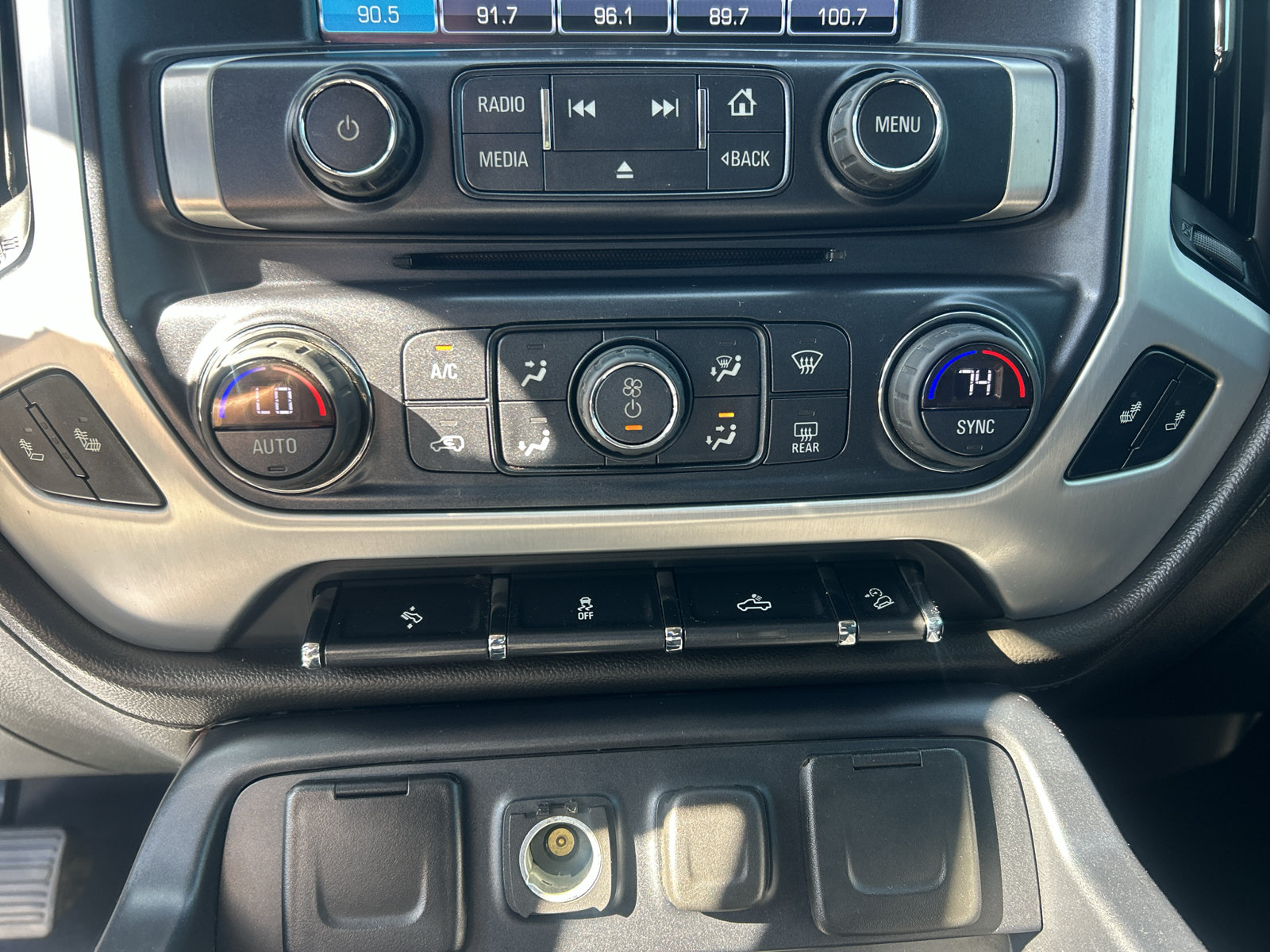 Used 2018 GMC Sierra 1500 SLT w/ SLT Premium Package AWD/4WD image 20
