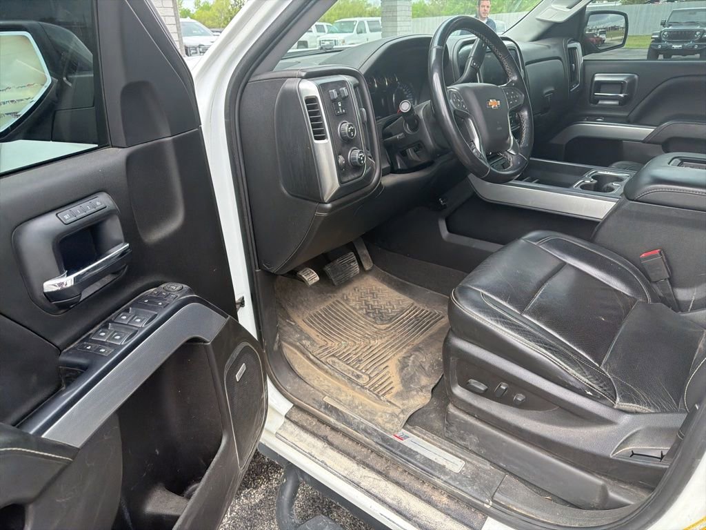 Used 2018 Chevrolet Silverado 1500 LTZ Z71 w/ Redline Edition image 6