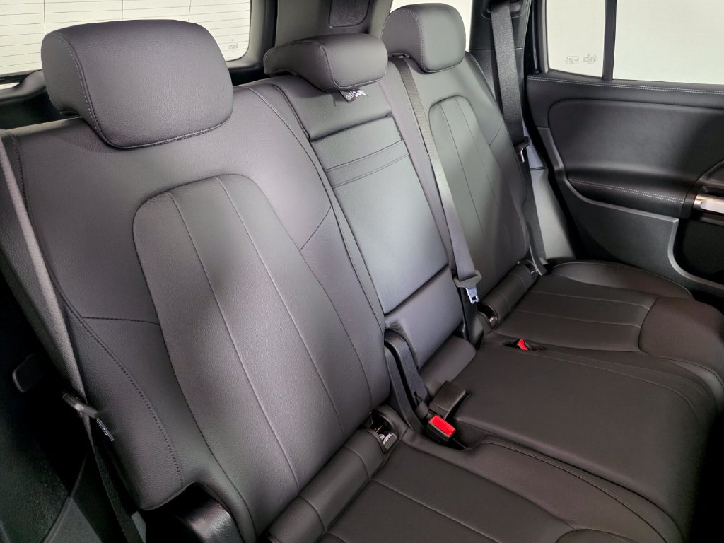 Certified 2025 Mercedes-Benz GLB 250 image 27