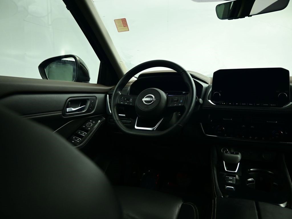 Used 2023 Nissan Rogue SL w/ SL Premium Package image 7