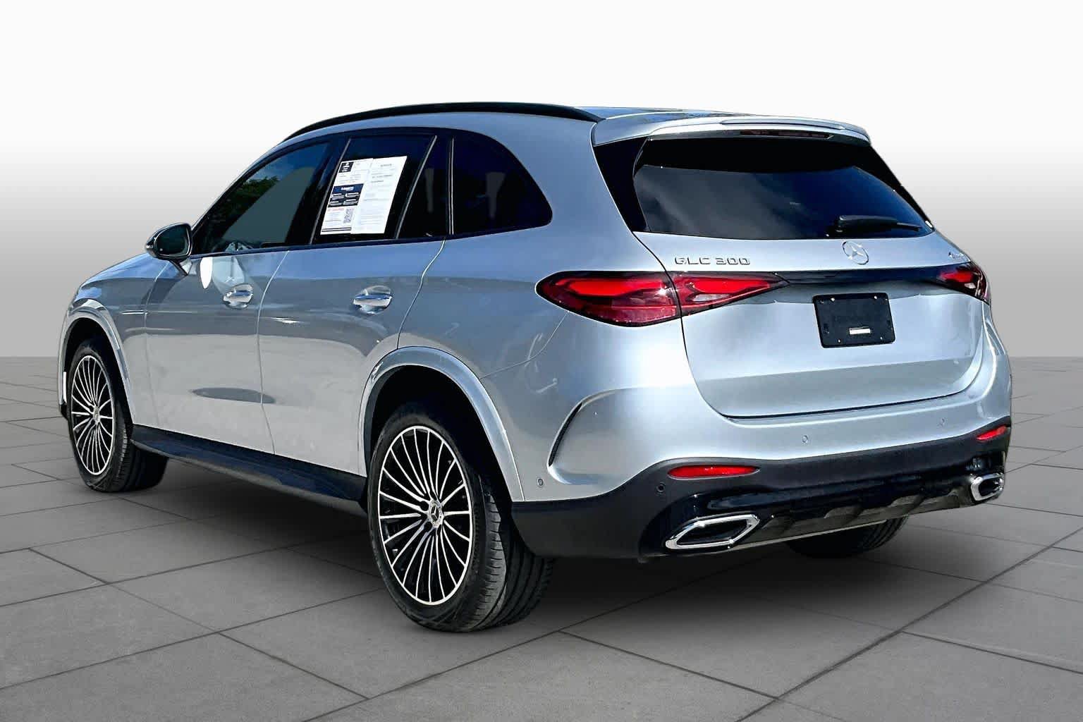 Used 2025 Mercedes-Benz GLC 300 4MATIC image 12