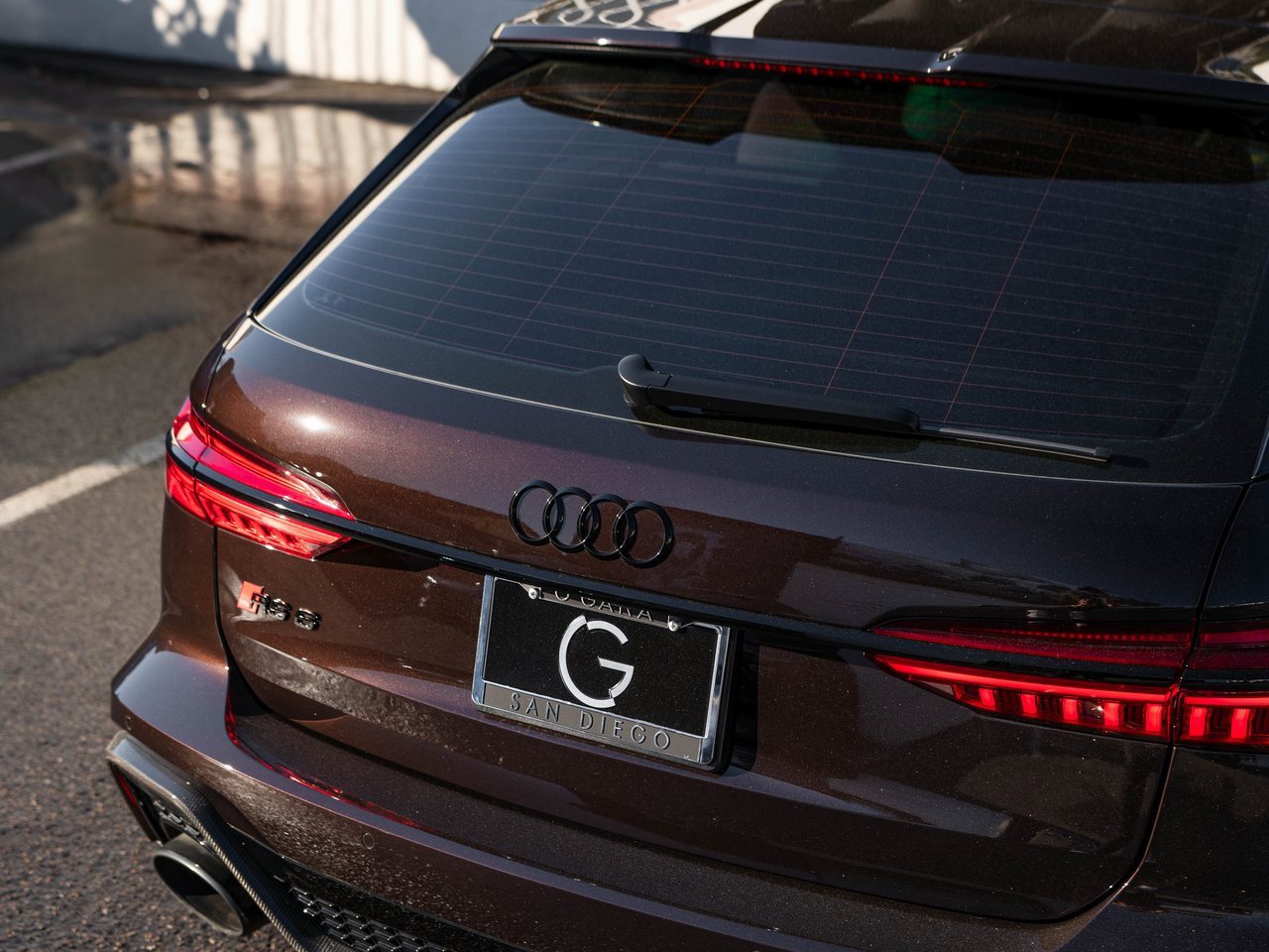 Used 2023 Audi RS 6 w/ Carbon Optic Package image 9